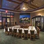West Inn & Suites 
